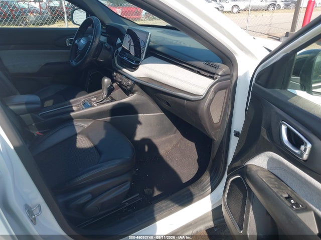 Auction sale of the 2024 Jeep Compass Latitude 4x4, vin: 3C4NJDBN8RT118137, lot number: 46092748