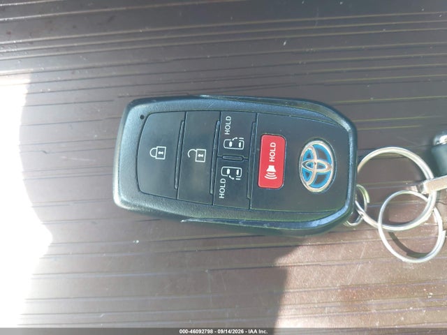 2021 Toyota Sienna Le მანქანა იყიდება აუქციონზე, vin: 5TDKSKFC2MS015098, აუქციონის ნომერი: 46092798