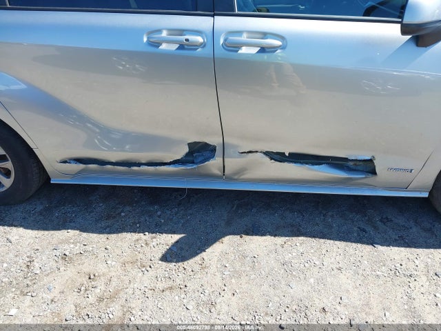 2021 Toyota Sienna Le მანქანა იყიდება აუქციონზე, vin: 5TDKSKFC2MS015098, აუქციონის ნომერი: 46092798