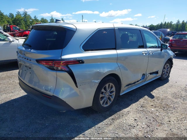2021 Toyota Sienna Le მანქანა იყიდება აუქციონზე, vin: 5TDKSKFC2MS015098, აუქციონის ნომერი: 46092798