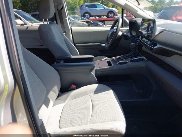 2021 Toyota Sienna Le მანქანა იყიდება აუქციონზე, vin: 5TDKSKFC2MS015098, აუქციონის ნომერი: 46092798