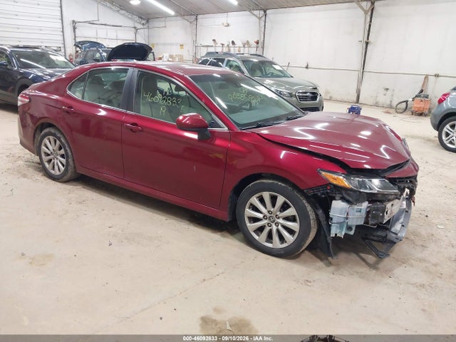 Продаж на аукціоні авто 2019 Toyota Camry Le, vin: 4T1B11HK1KU697235, номер лоту: 46092833