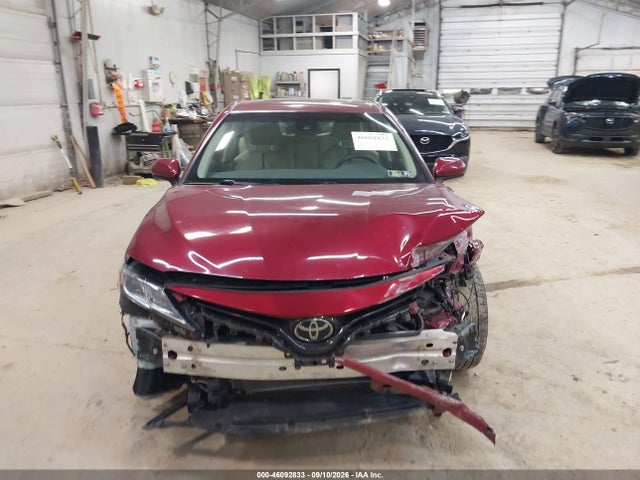 46092833 :رقم المزاد ، 4T1B11HK1KU697235 vin ، 2019 Toyota Camry Le مزاد بيع