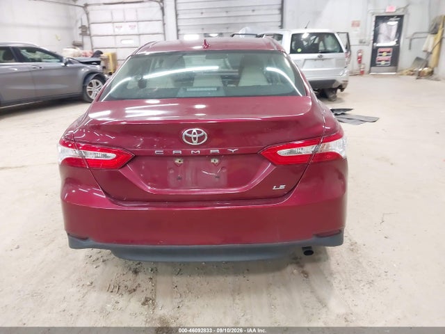 46092833 :رقم المزاد ، 4T1B11HK1KU697235 vin ، 2019 Toyota Camry Le مزاد بيع