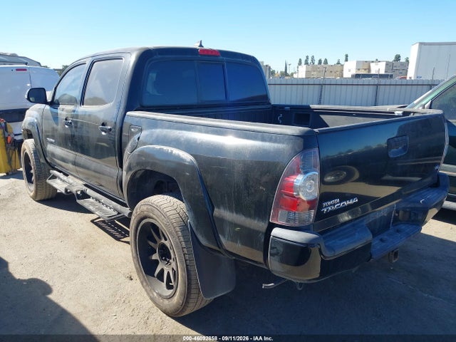 Toyota Tacoma Double Cab 2014 5TFLU4EN5EX103233 Image 3