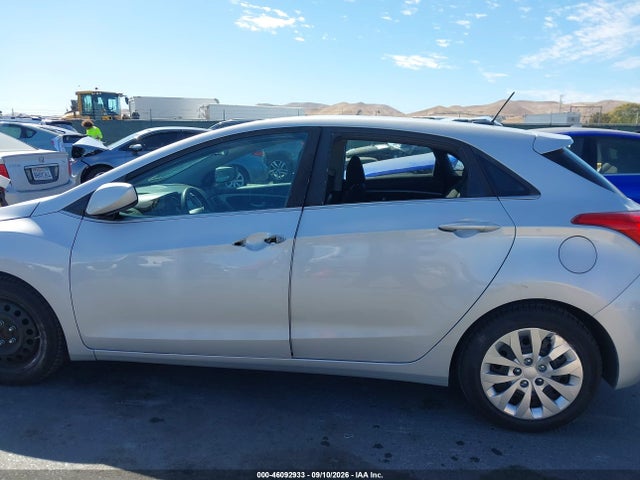46092933 :رقم المزاد ، KMHD35LH9HU383847 vin ، 2017 Hyundai Elantra Gt مزاد بيع
