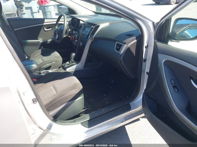 46092933 :رقم المزاد ، KMHD35LH9HU383847 vin ، 2017 Hyundai Elantra Gt مزاد بيع