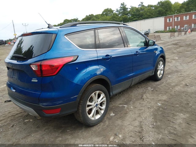 46092970 :رقم المزاد ، 1FMCU0HD6KUB21311 vin ، 2019 Ford Escape Sel مزاد بيع