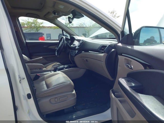 Продажа на аукционе авто 2016 Honda Pilot Touring, vin: 5FNYF6H94GB025485, номер лота: 46093019