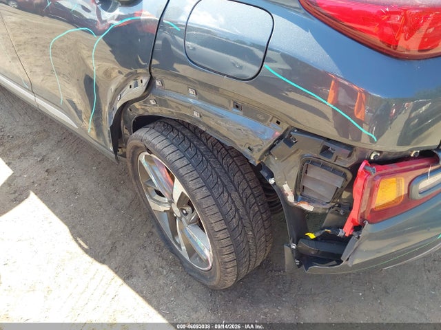 46093038 :رقم المزاد ، KM8K3CA56JU166881 vin ، 2018 Hyundai Kona Limited مزاد بيع