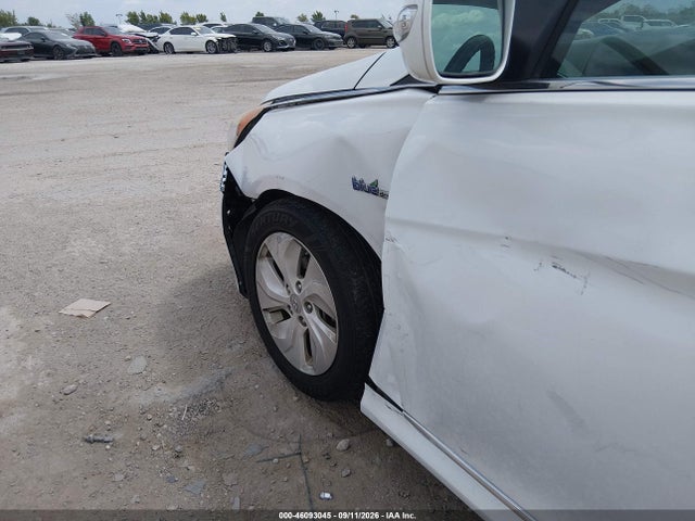Продажа на аукционе авто 2015 Hyundai Sonata Hybrid, vin: KMHEC4A49FA121355, номер лота: 46093045
