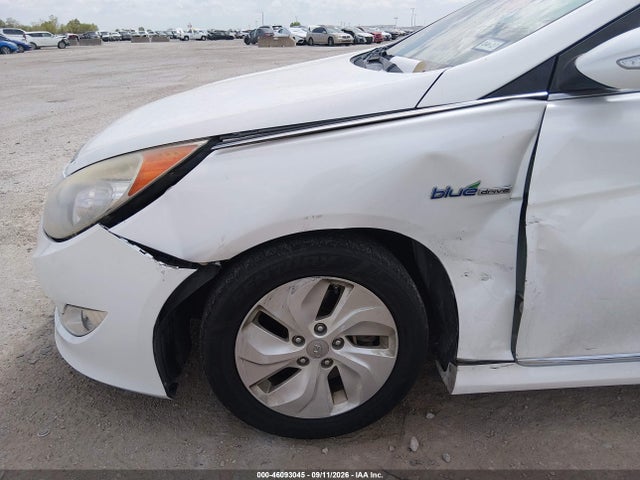 Продажа на аукционе авто 2015 Hyundai Sonata Hybrid, vin: KMHEC4A49FA121355, номер лота: 46093045