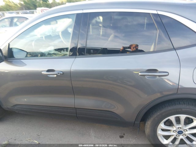 46093066 :رقم المزاد ، 1FMCU0G64MUA03621 vin ، 2021 Ford Escape Se مزاد بيع