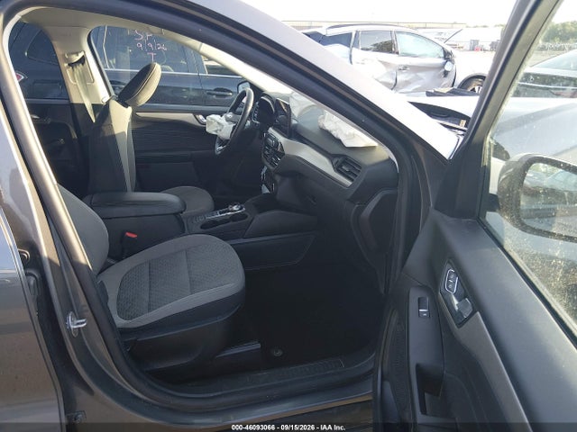 46093066 :رقم المزاد ، 1FMCU0G64MUA03621 vin ، 2021 Ford Escape Se مزاد بيع