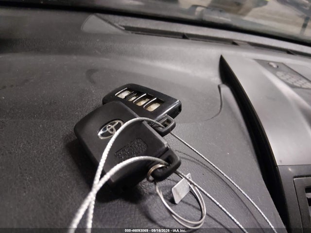 46093069 :رقم المزاد ، 4T1BD1FK6EU107755 vin ، 2014 Toyota Camry Hybrid Xle مزاد بيع