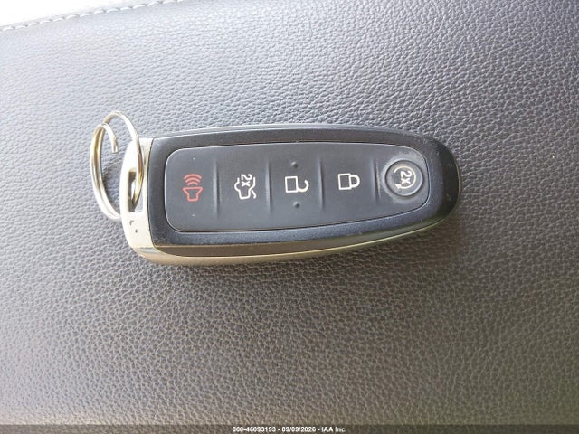 46093193 :رقم المزاد ، 1FMCU9GD3KUA80884 vin ، 2019 Ford Escape Se مزاد بيع