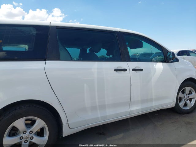 2015 Toyota Sienna L 7 Passenger მანქანა იყიდება აუქციონზე, vin: 5TDZK3DC9FS548706, აუქციონის ნომერი: 46093218