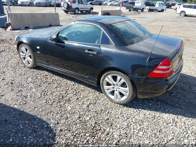 46093408 :رقم المزاد ، WDBKK47F2YF146525 vin ، 2000 Mercedes-benz Slk 230 Kompressor مزاد بيع