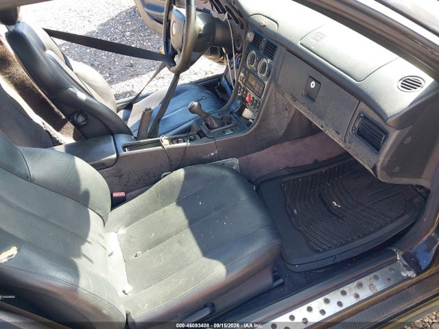 46093408 :رقم المزاد ، WDBKK47F2YF146525 vin ، 2000 Mercedes-benz Slk 230 Kompressor مزاد بيع
