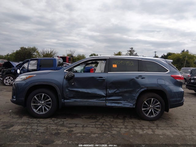 2019 Toyota Highlander Xle მანქანა იყიდება აუქციონზე, vin: 5TDJZRFH2KS977670, აუქციონის ნომერი: 46093452