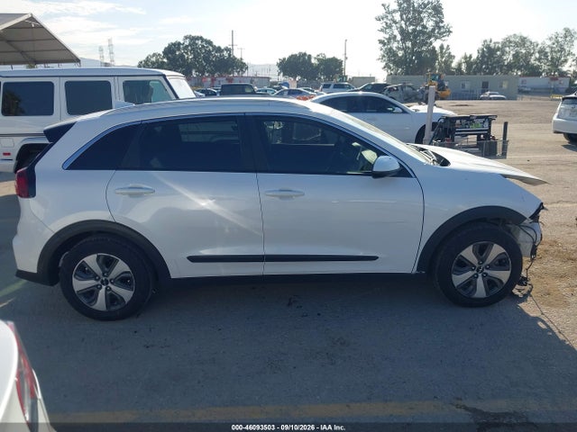 KIA NIRO LX 2022 KNDCB3LC8N5531942 Image 14