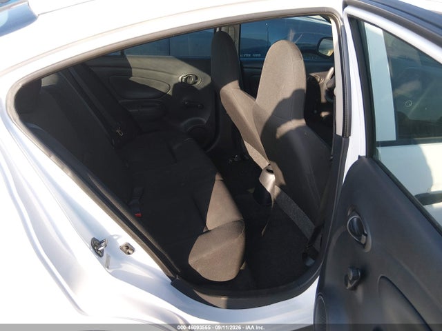 46093555 :رقم المزاد ، 3N1CN7AP4FL959998 vin ، 2015 Nissan Versa 1.6 S مزاد بيع