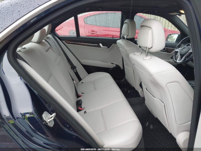 46093639 :رقم المزاد ، WDDGF4HB1EA935674 vin ، 2014 Mercedes-benz C 250 Sport مزاد بيع