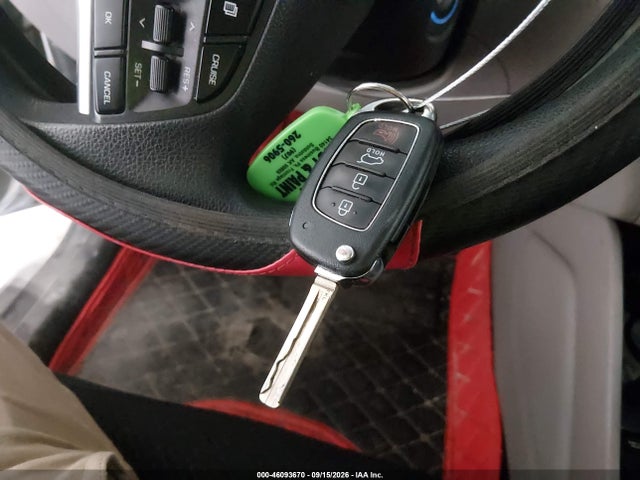 KM8J2CA47LU194326 Hyundai TUCSON SE