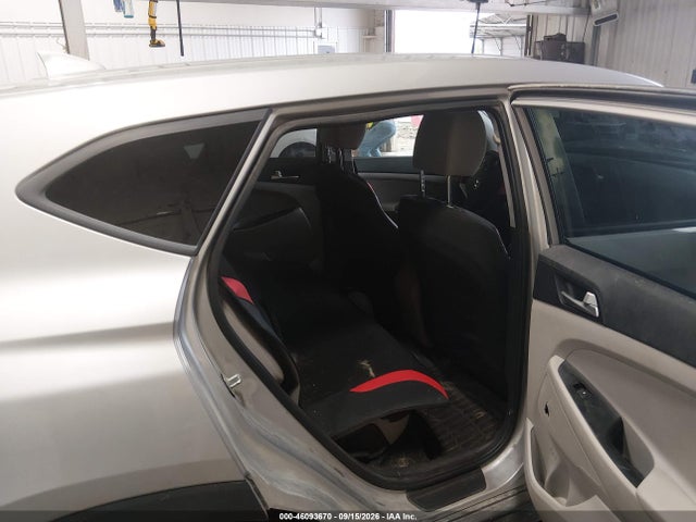 KM8J2CA47LU194326 Hyundai TUCSON SE