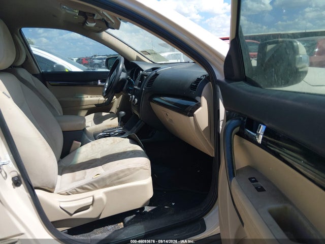 Продажа на аукционе авто 2011 Kia Sorento Lx, vin: 5XYKT3A15BG053704, номер лота: 46093676