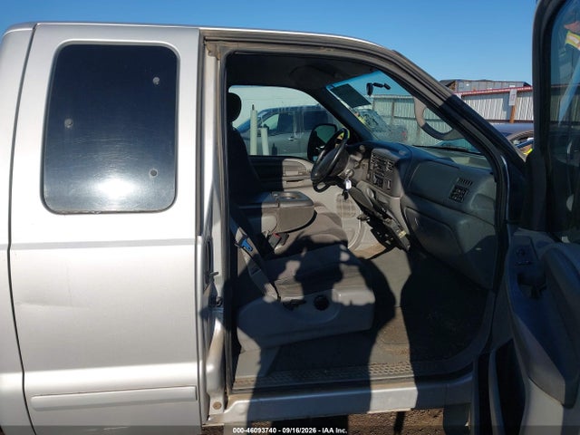46093740 :رقم المزاد ، 1FTNX21F82ED06000 vin ، 2002 Ford F-250 Lariat/xl/xlt مزاد بيع
