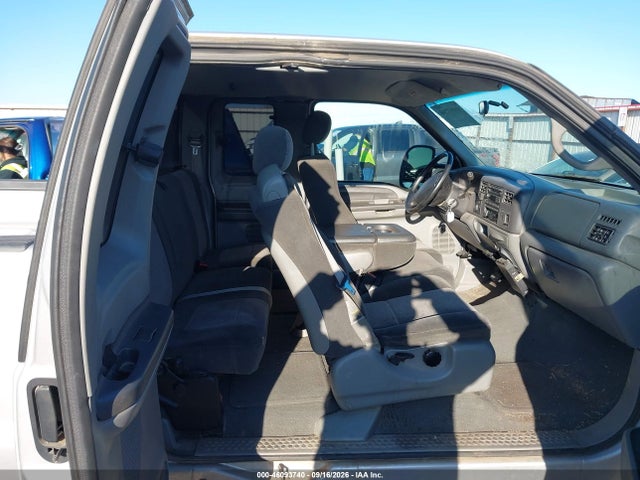46093740 :رقم المزاد ، 1FTNX21F82ED06000 vin ، 2002 Ford F-250 Lariat/xl/xlt مزاد بيع