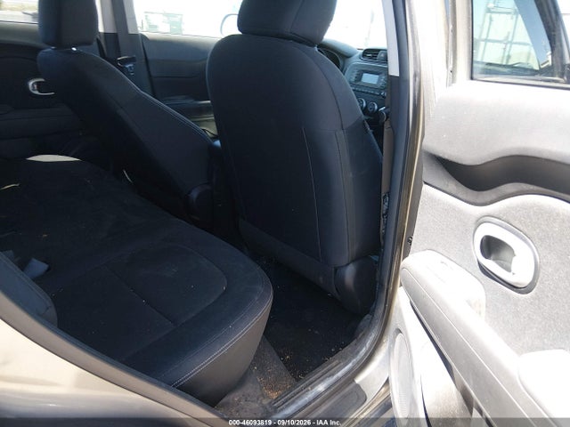 KIA Soul 2016 KNDJN2A26G7256081 Image 8