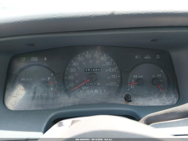 46093853 :رقم المزاد ، 2MEFM75W52X634119 vin ، 2002 Mercury Grand Marquis Ls مزاد بيع