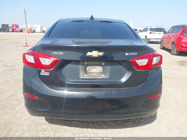 46093862 :رقم المزاد ، 1G1BF5SM2J7126950 vin ، 2018 Chevrolet Cruze Premier Auto مزاد بيع