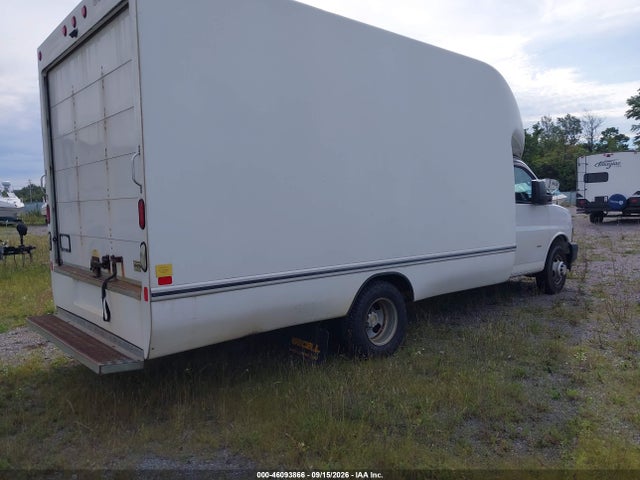 46093866 :رقم المزاد ، 1GB3GSCG0J1273663 vin ، 2018 Chevrolet Express Cutaway Work Van مزاد بيع