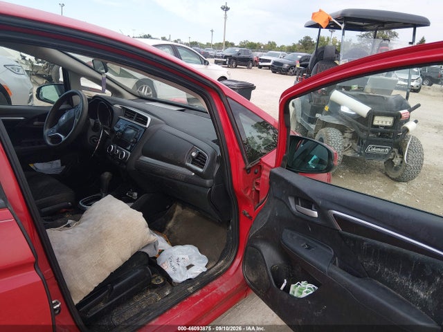 Продажа на аукционе авто 2015 Honda Fit Lx, vin: 3HGGK5H5XFM739342, номер лота: 46093875