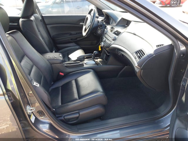 46093936 :رقم المزاد ، 1HGCP2F61BA100140 vin ، 2011 Honda Accord 2.4 Se مزاد بيع