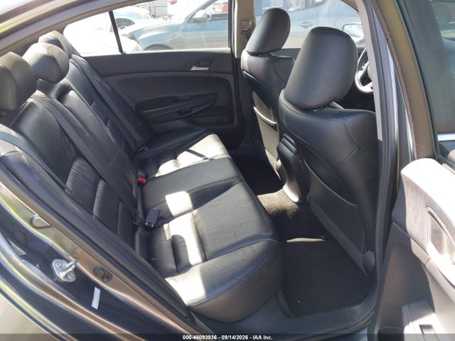 46093936 :رقم المزاد ، 1HGCP2F61BA100140 vin ، 2011 Honda Accord 2.4 Se مزاد بيع