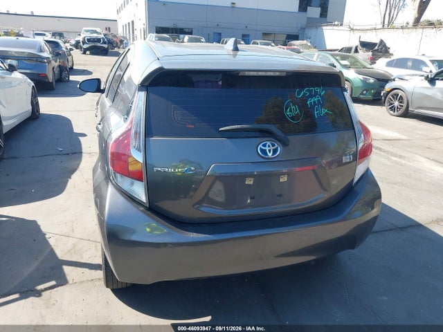 JTDKDTB3XG1590539 Toyota Prius C One