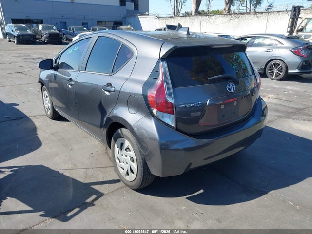 JTDKDTB3XG1590539 Toyota Prius C One