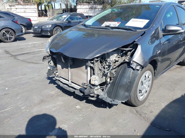 JTDKDTB3XG1590539 Toyota Prius C One