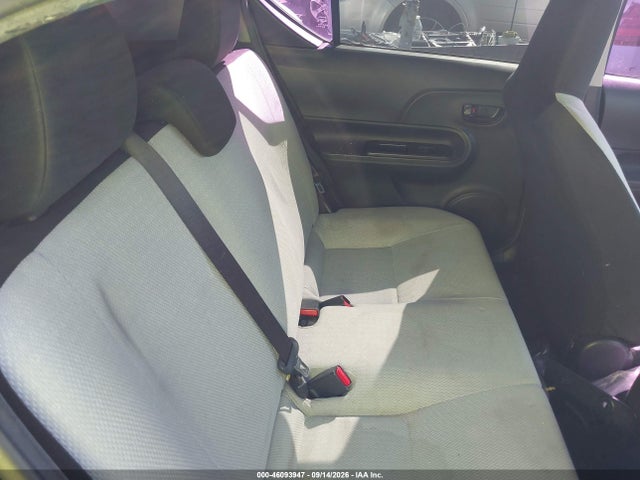 JTDKDTB3XG1590539 Toyota Prius C One