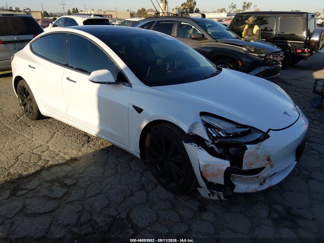 Продажа на аукционе авто 2018 Tesla Model 3 Long Range/mid Range, vin: 5YJ3E1EA6JF046084, номер лота: 46093952