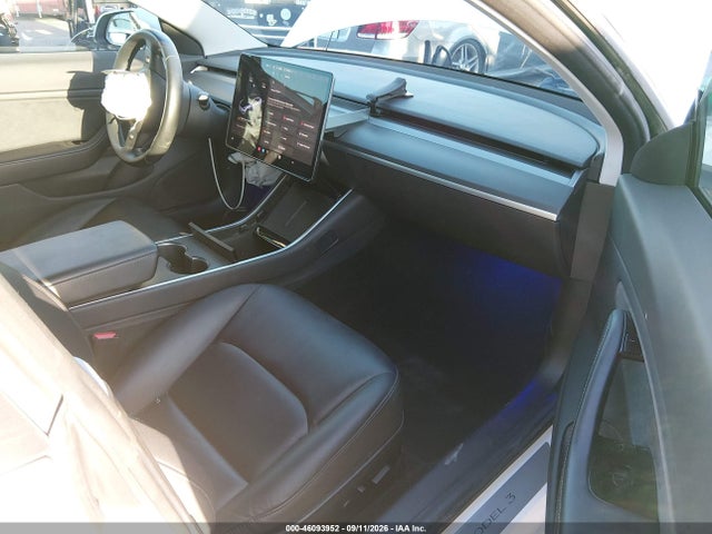 Продажа на аукционе авто 2018 Tesla Model 3 Long Range/mid Range, vin: 5YJ3E1EA6JF046084, номер лота: 46093952