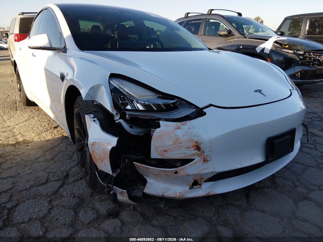 Продажа на аукционе авто 2018 Tesla Model 3 Long Range/mid Range, vin: 5YJ3E1EA6JF046084, номер лота: 46093952