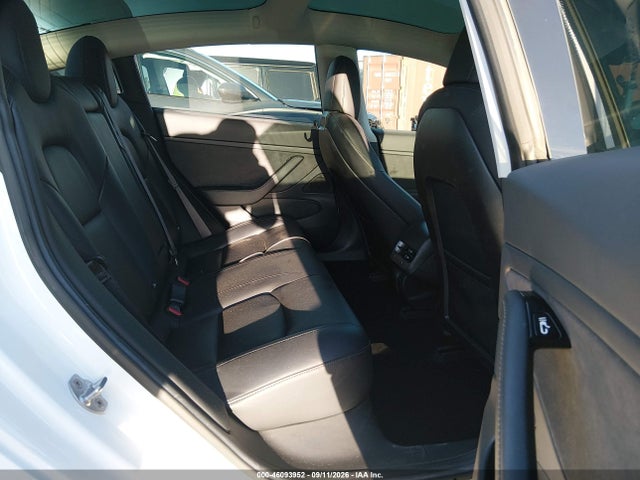 Продажа на аукционе авто 2018 Tesla Model 3 Long Range/mid Range, vin: 5YJ3E1EA6JF046084, номер лота: 46093952