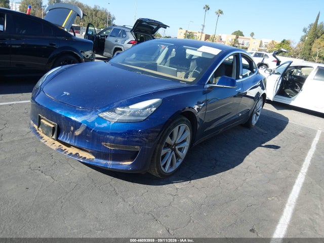 46093959 :رقم المزاد ، 5YJ3E1EA3JF018209 vin ، 2018 Tesla Model 3 Long Range/mid Range مزاد بيع