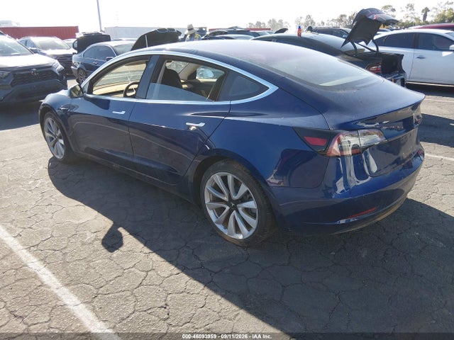 46093959 :رقم المزاد ، 5YJ3E1EA3JF018209 vin ، 2018 Tesla Model 3 Long Range/mid Range مزاد بيع