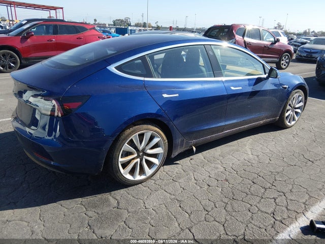 46093959 :رقم المزاد ، 5YJ3E1EA3JF018209 vin ، 2018 Tesla Model 3 Long Range/mid Range مزاد بيع